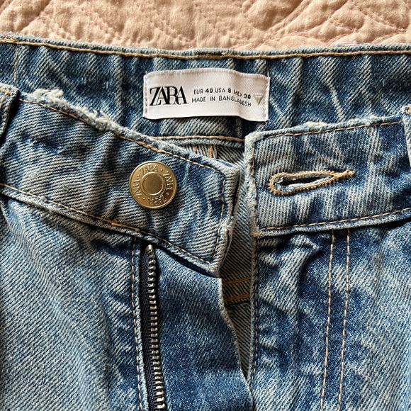 ZARA distressed jeans, size US 8 - Picture 5 of 5